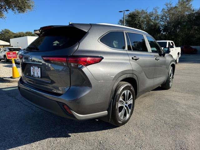 used 2023 Toyota Highlander car, priced at $41,900