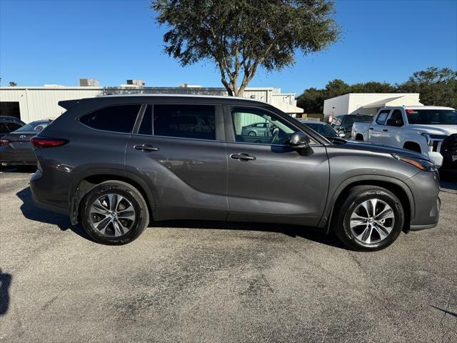 used 2023 Toyota Highlander car, priced at $41,900