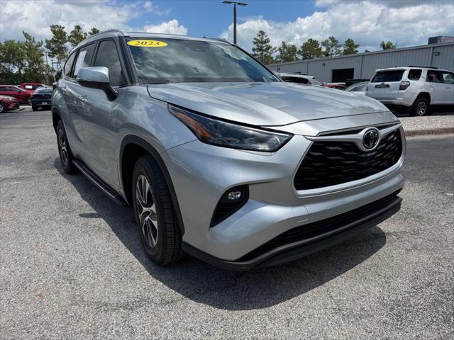 used 2023 Toyota Highlander car, priced at $39,900