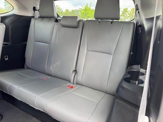used 2023 Toyota Highlander car, priced at $39,900