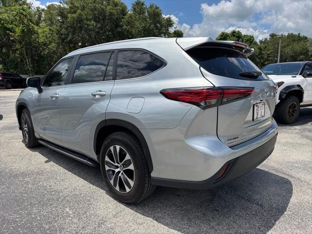 used 2023 Toyota Highlander car, priced at $39,900