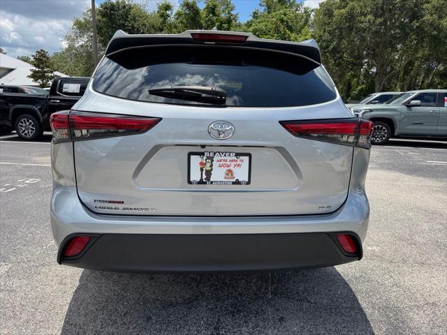 used 2023 Toyota Highlander car, priced at $39,900