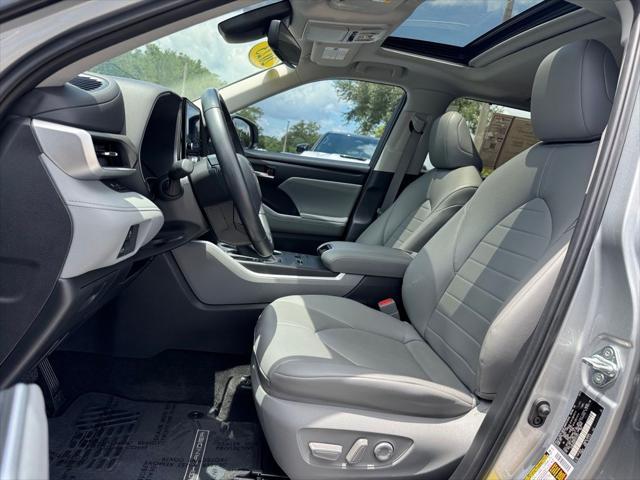 used 2023 Toyota Highlander car, priced at $39,900