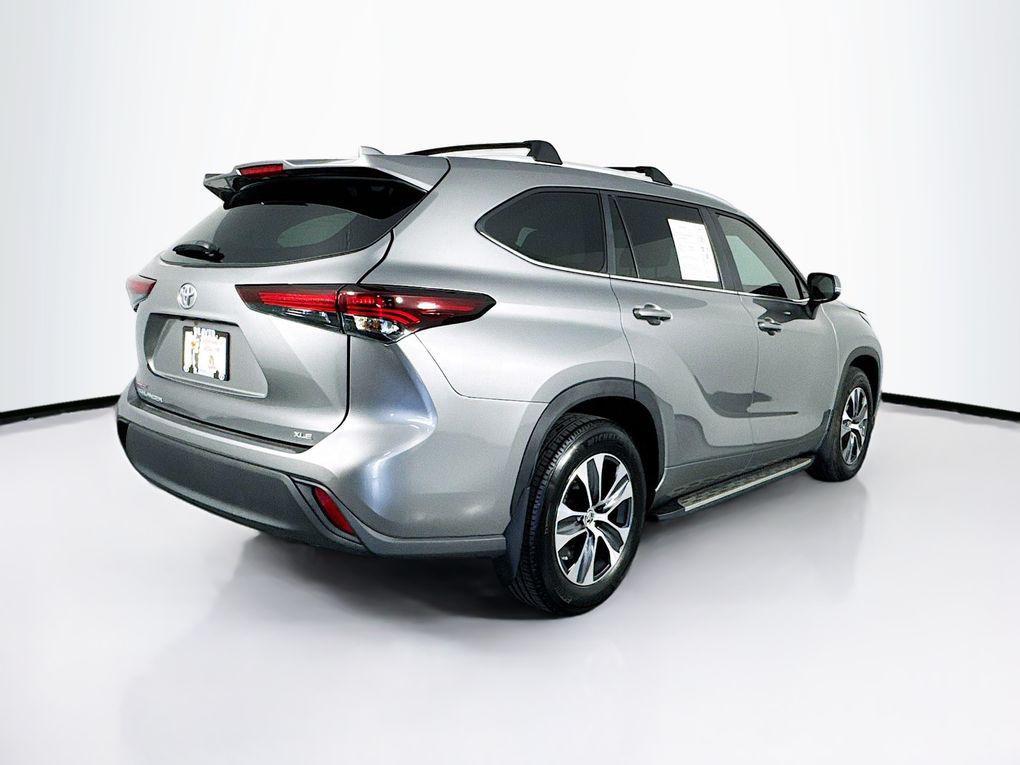 used 2025 Toyota Highlander car, priced at $43,900