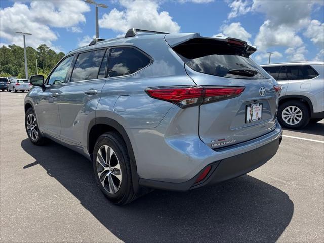 used 2021 Toyota Highlander car, priced at $37,800