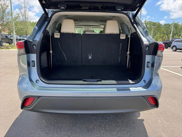 used 2021 Toyota Highlander car, priced at $37,800