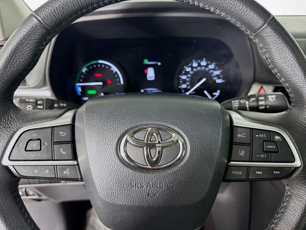 used 2024 Toyota Sienna car