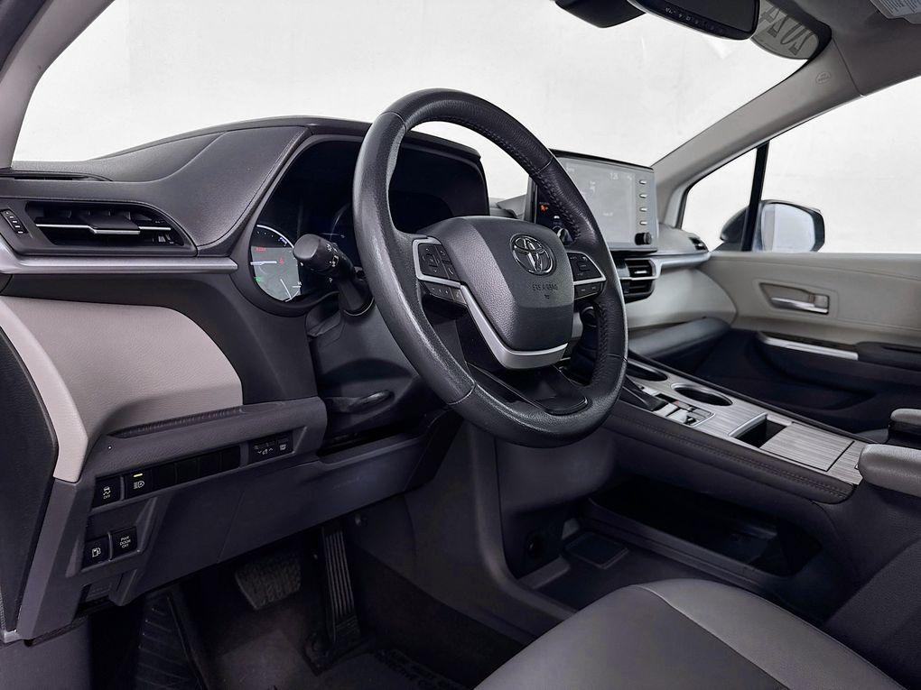 used 2024 Toyota Sienna car