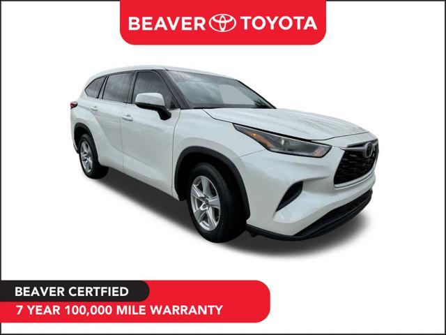 used 2021 Toyota Highlander car, priced at $31,200