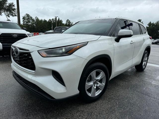 used 2021 Toyota Highlander car, priced at $31,200