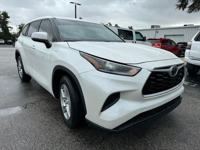 used 2021 Toyota Highlander car, priced at $31,200