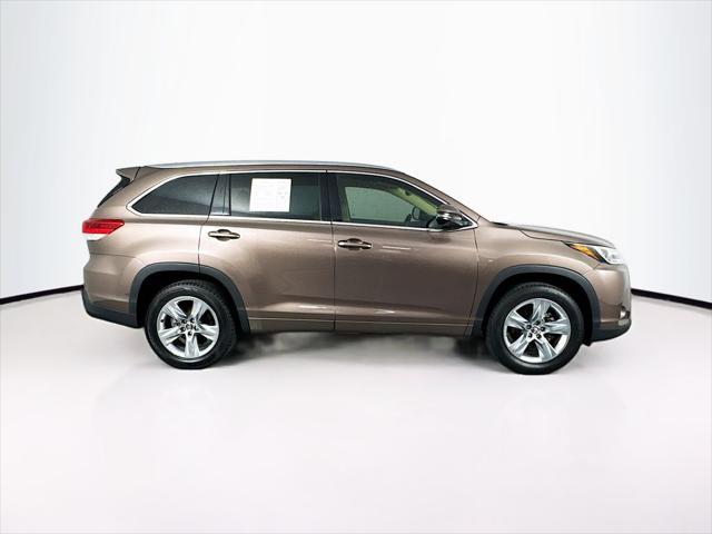 used 2019 Toyota Highlander car, priced at $26,300