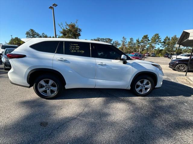 used 2021 Toyota Highlander car, priced at $30,900