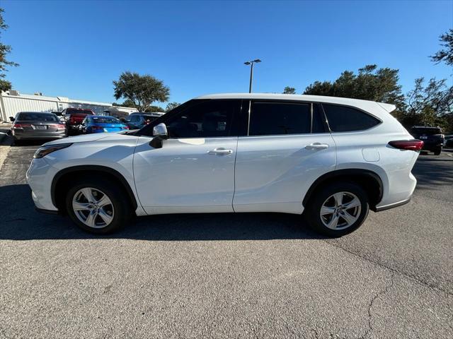 used 2021 Toyota Highlander car, priced at $30,900