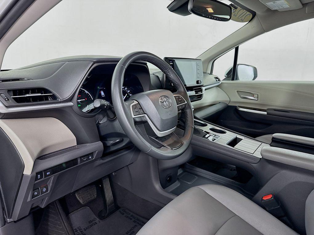 used 2024 Toyota Sienna car