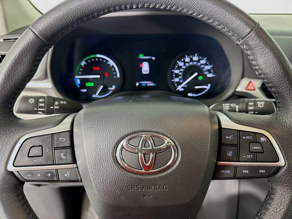 used 2024 Toyota Sienna car