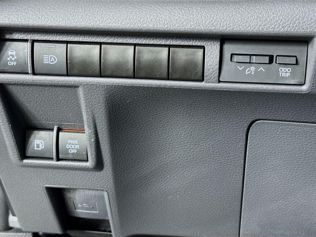 used 2024 Toyota Sienna car