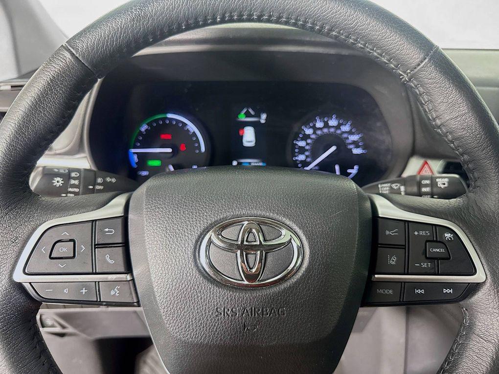 used 2022 Toyota Sienna car, priced at $31,300