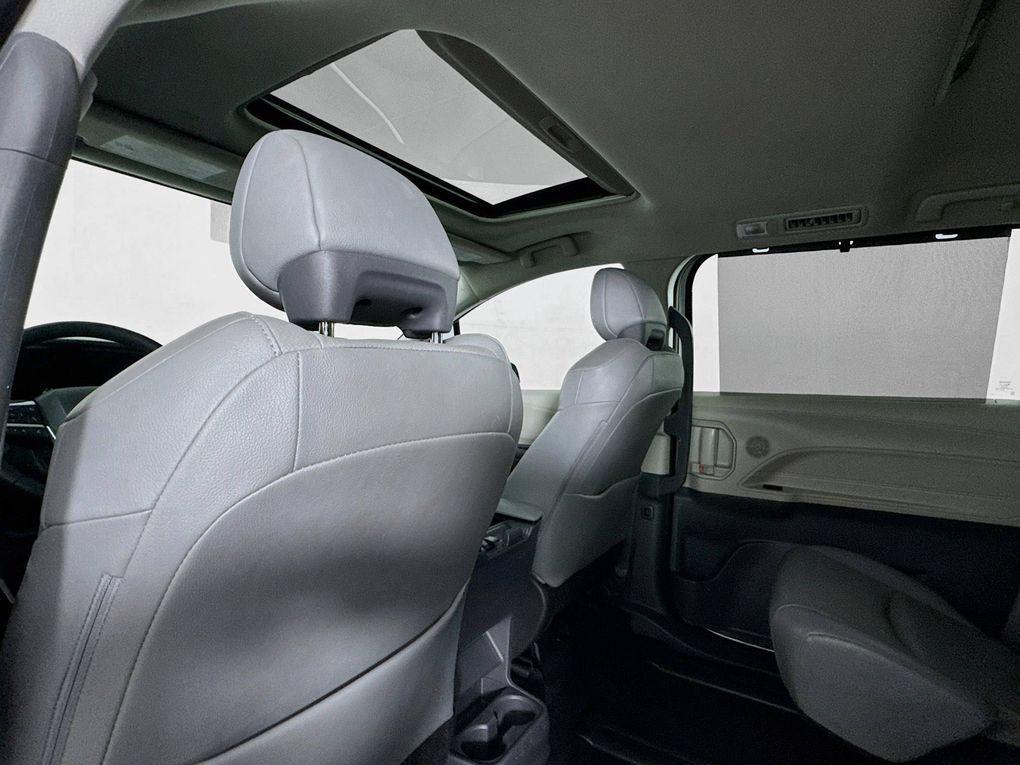 used 2022 Toyota Sienna car, priced at $31,300