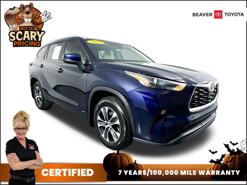 used 2025 Toyota Highlander Hybrid car, priced at $49,600