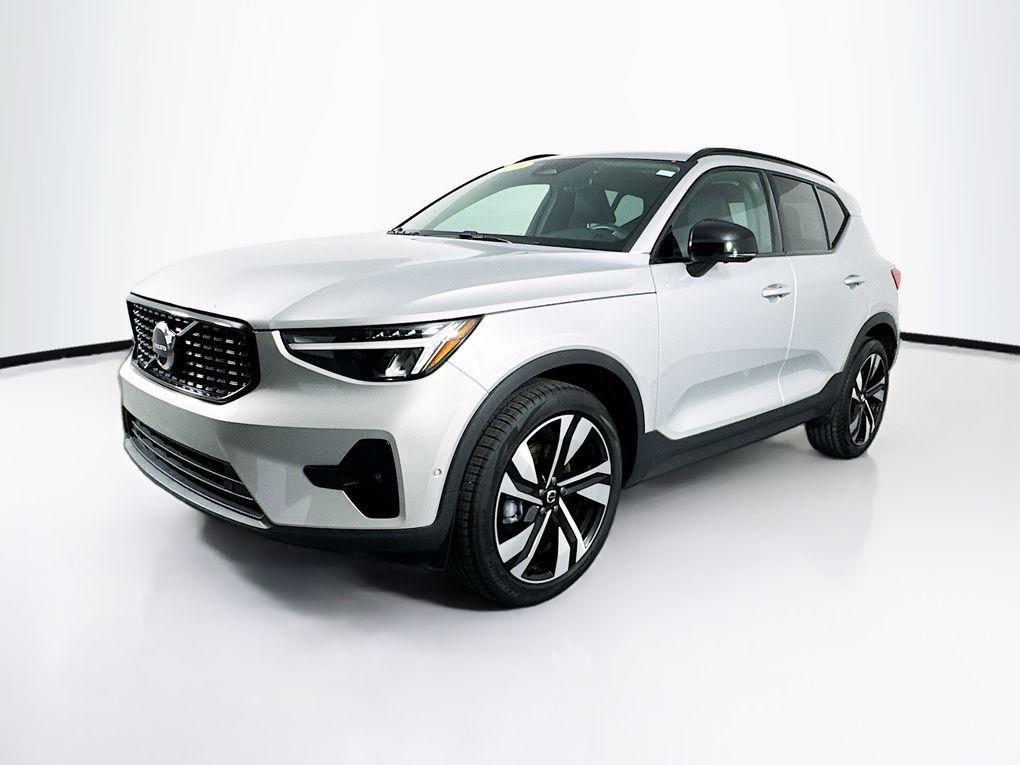 used 2025 Volvo XC40 car, priced at $35,800