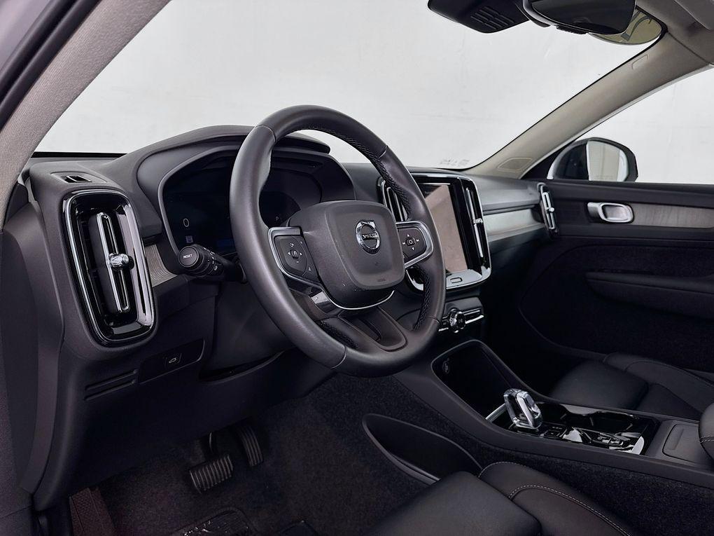 used 2025 Volvo XC40 car, priced at $35,800