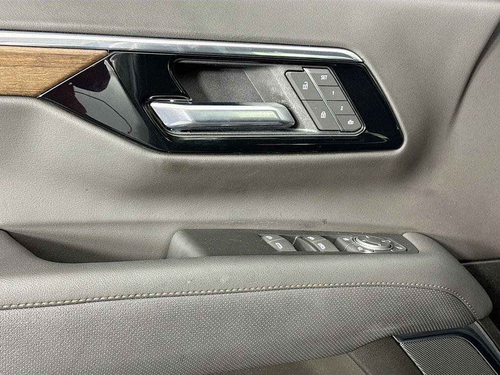 used 2025 Chevrolet Tahoe car, priced at $75,400