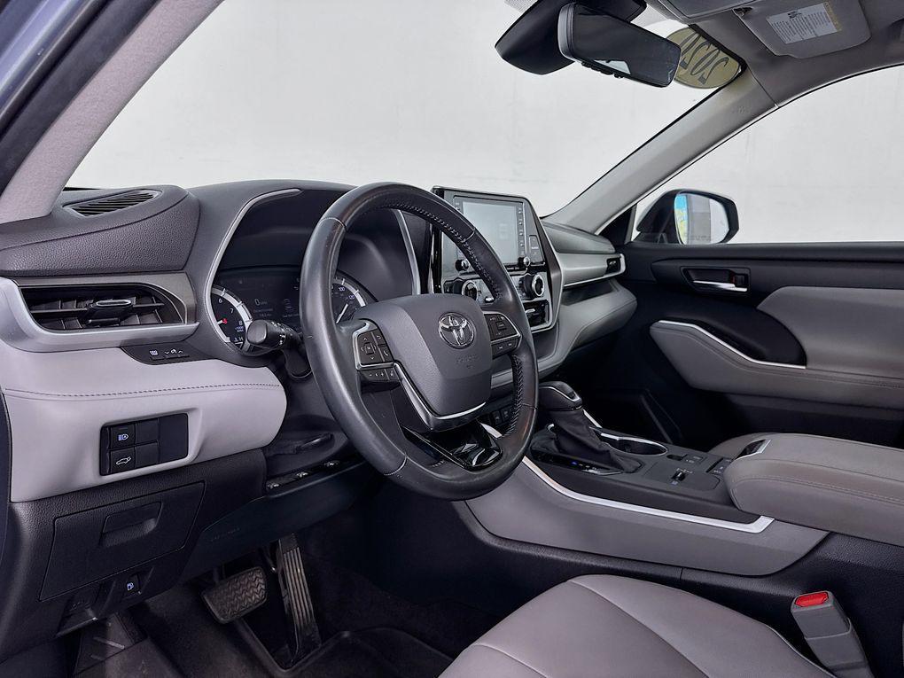 used 2020 Toyota Highlander car, priced at $25,000
