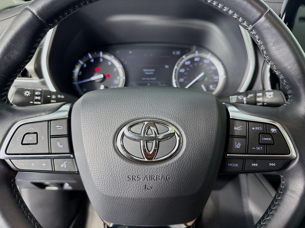 used 2020 Toyota Highlander car, priced at $25,000