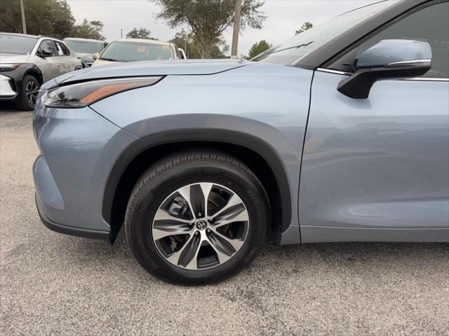 used 2022 Toyota Highlander car, priced at $36,100