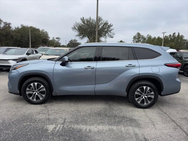 used 2022 Toyota Highlander car, priced at $36,100