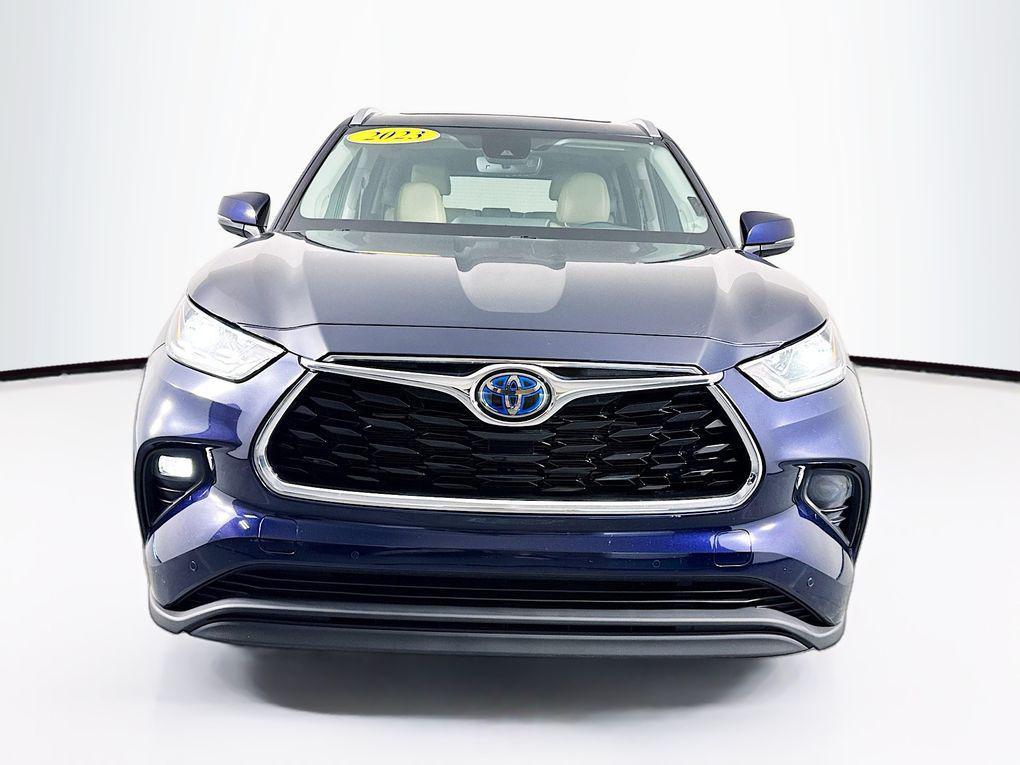 used 2023 Toyota Highlander Hybrid car, priced at $38,600