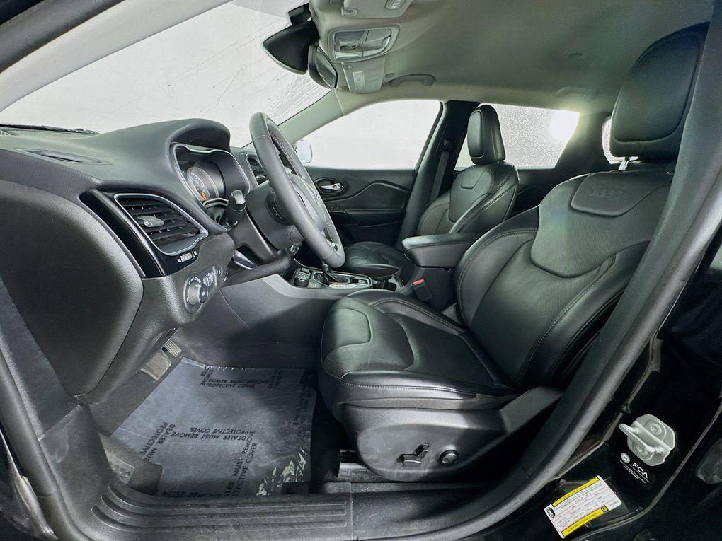 used 2023 Jeep Cherokee car, priced at $21,900