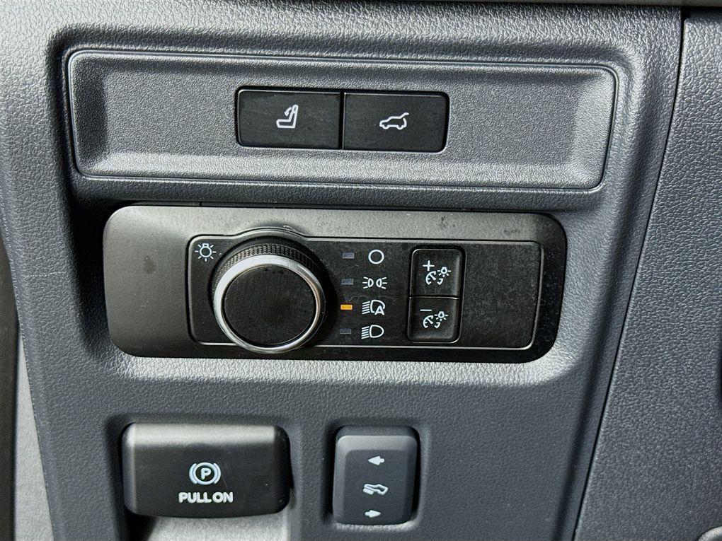 used 2024 Ford Expedition car, priced at $44,900