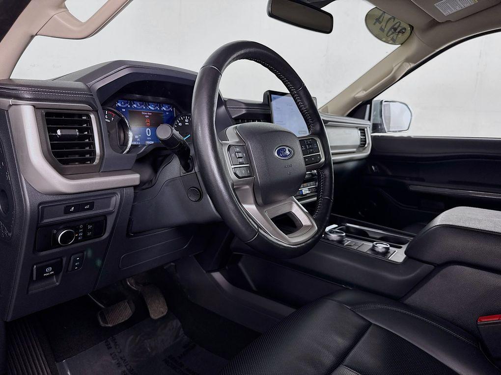 used 2024 Ford Expedition car, priced at $44,900