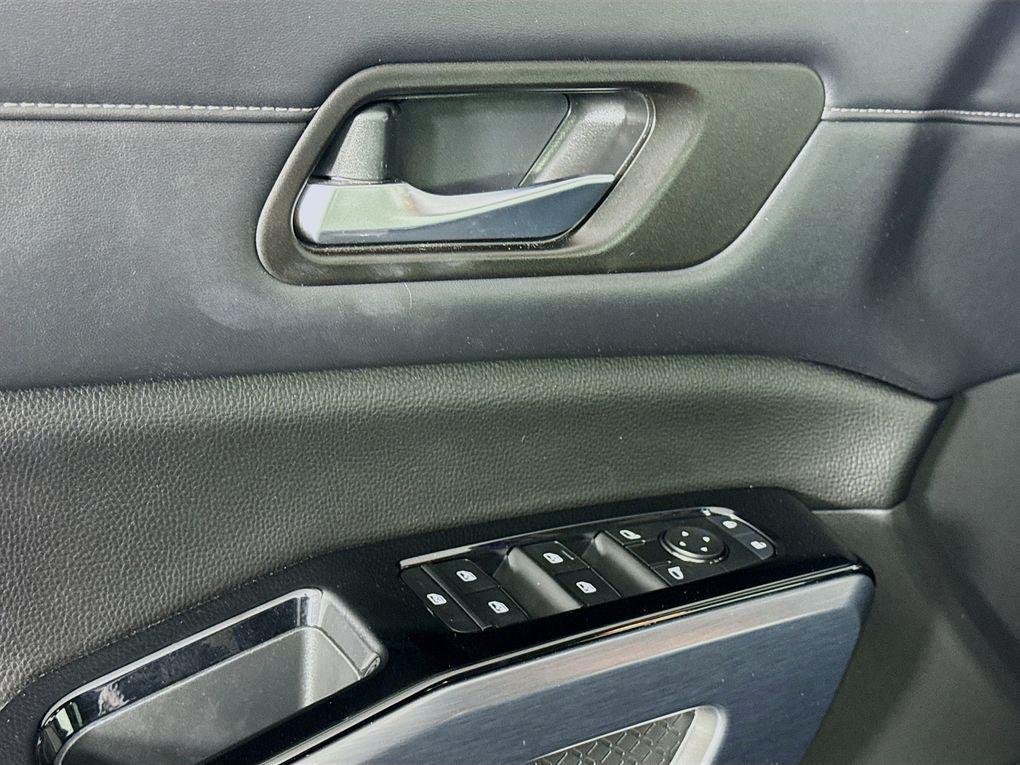 used 2023 Nissan Pathfinder car, priced at $28,600