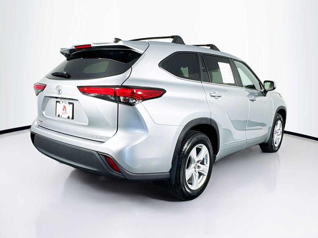 used 2023 Toyota Highlander car, priced at $33,500
