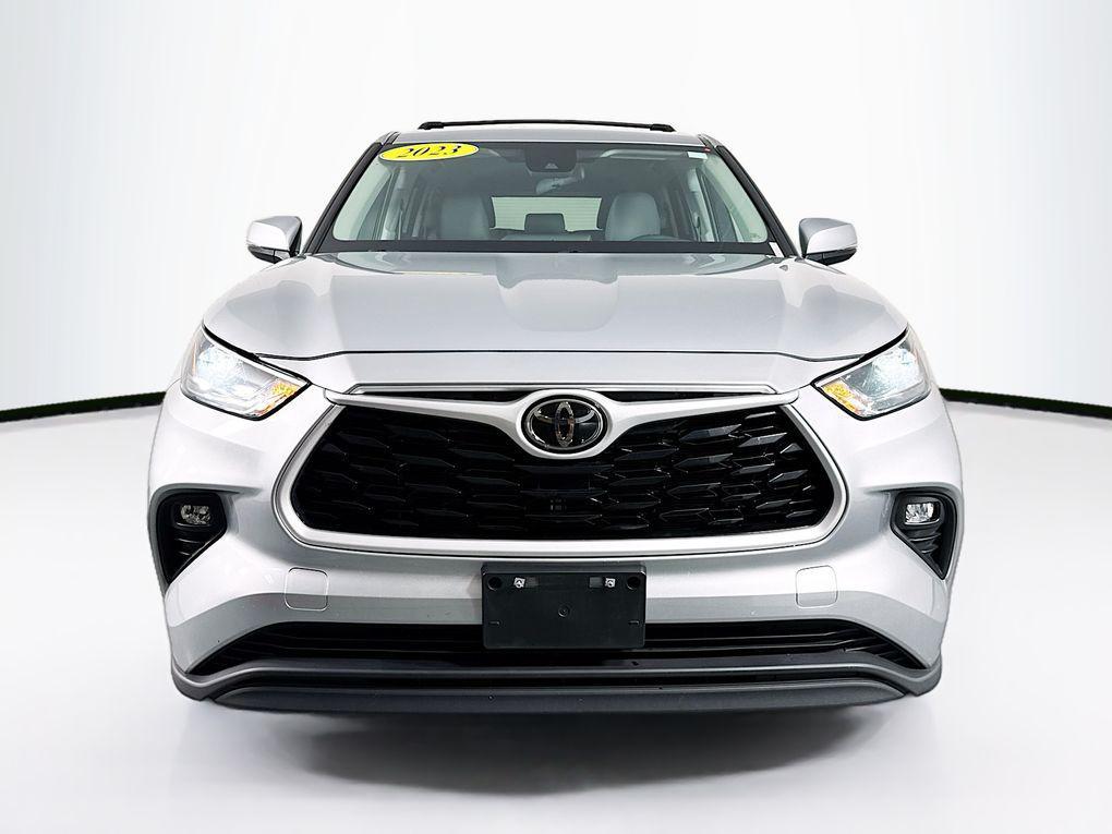 used 2023 Toyota Highlander car, priced at $33,500