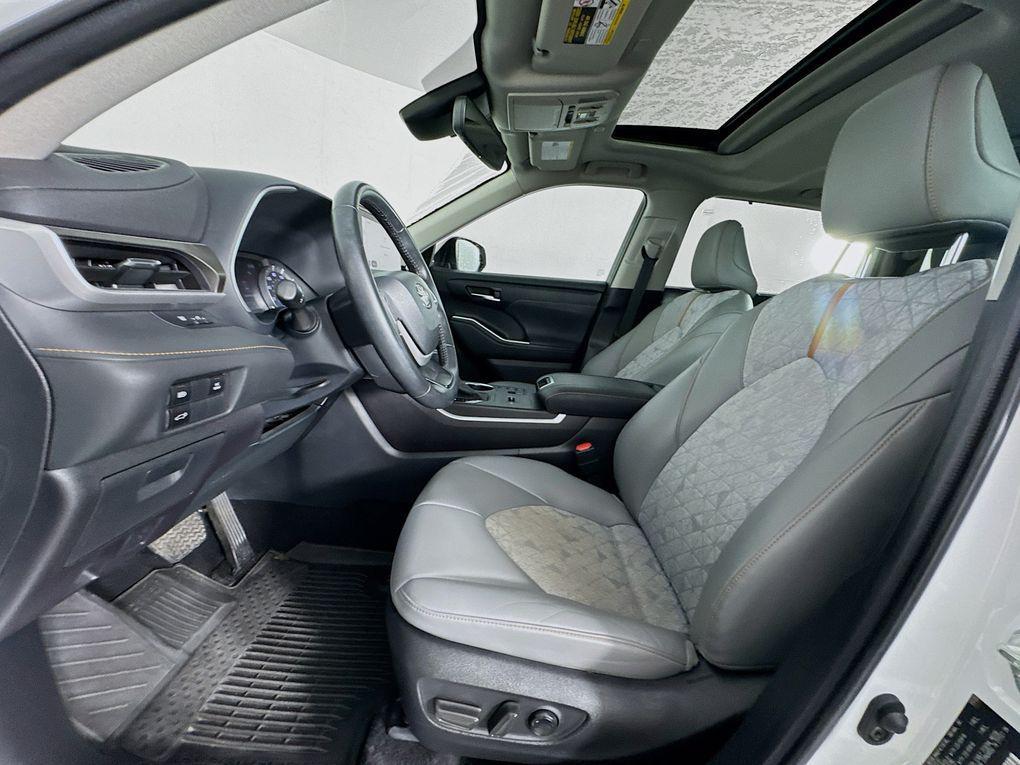 used 2023 Toyota Highlander Hybrid car, priced at $41,800