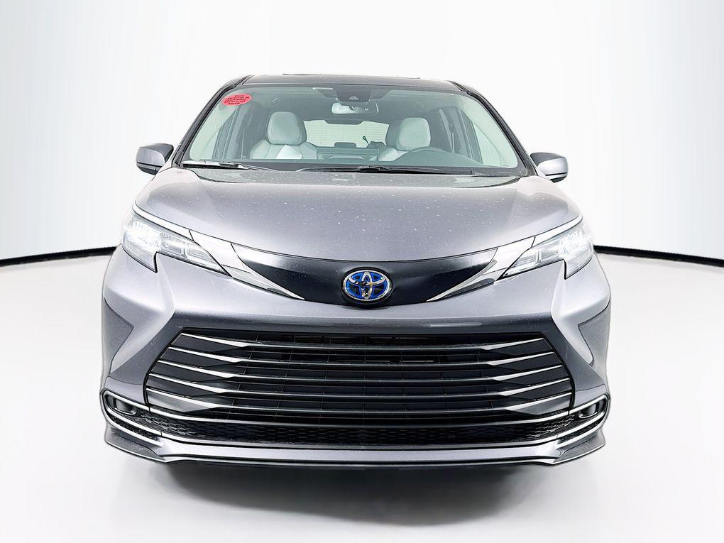 new 2025 Toyota Sienna car