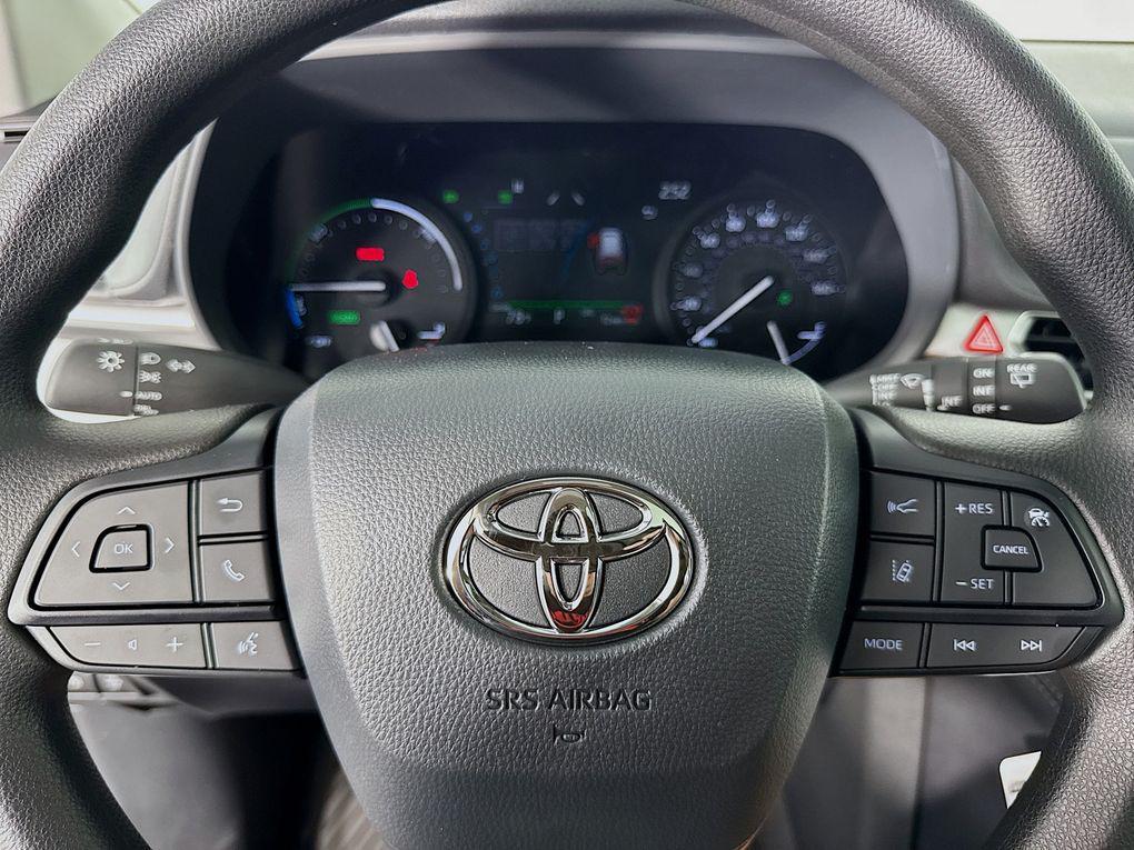 new 2025 Toyota Sienna car