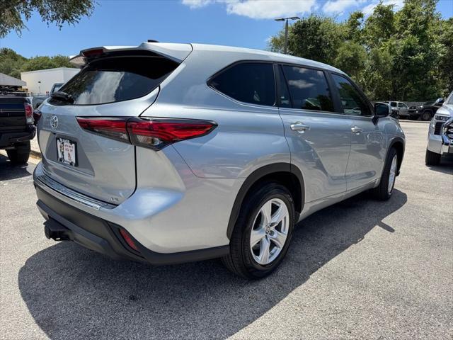 used 2023 Toyota Highlander car, priced at $34,600