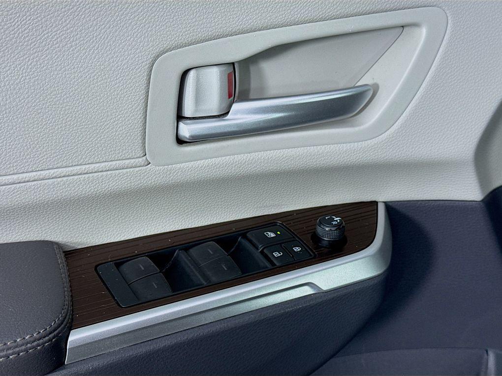 used 2024 Toyota Sienna car