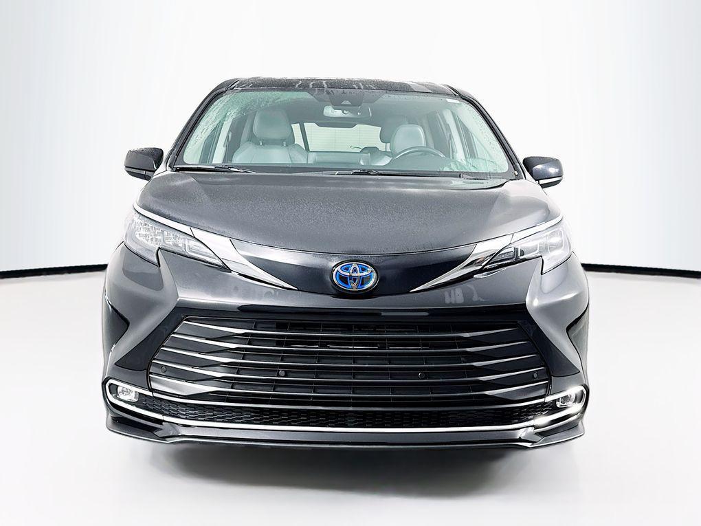 used 2024 Toyota Sienna car