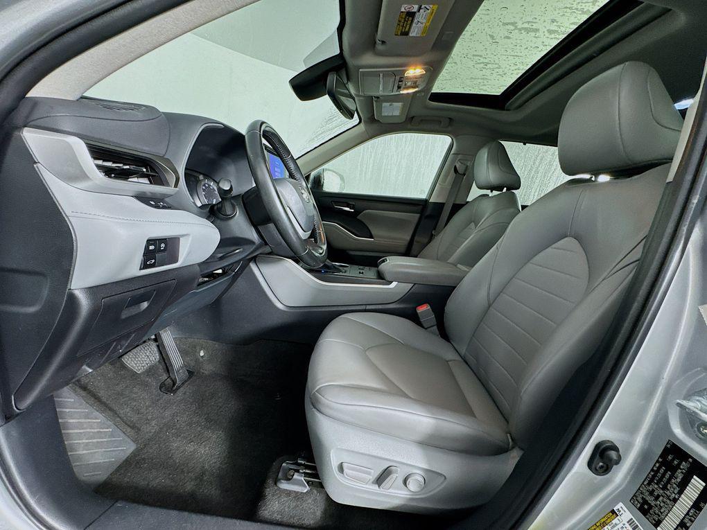 used 2023 Toyota Highlander car, priced at $27,000