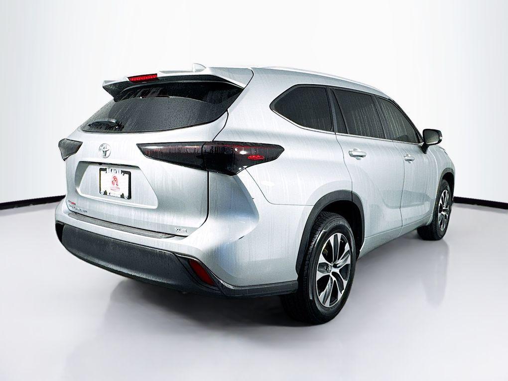 used 2023 Toyota Highlander car, priced at $27,000