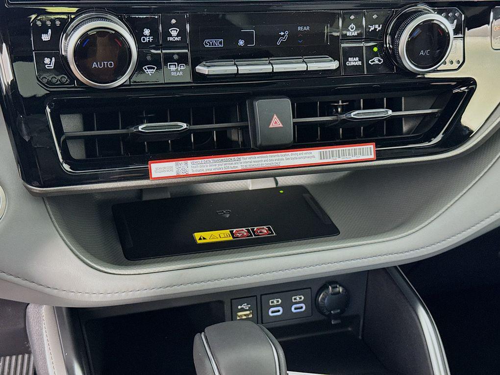 new 2026 Toyota Highlander car, priced at $52,761