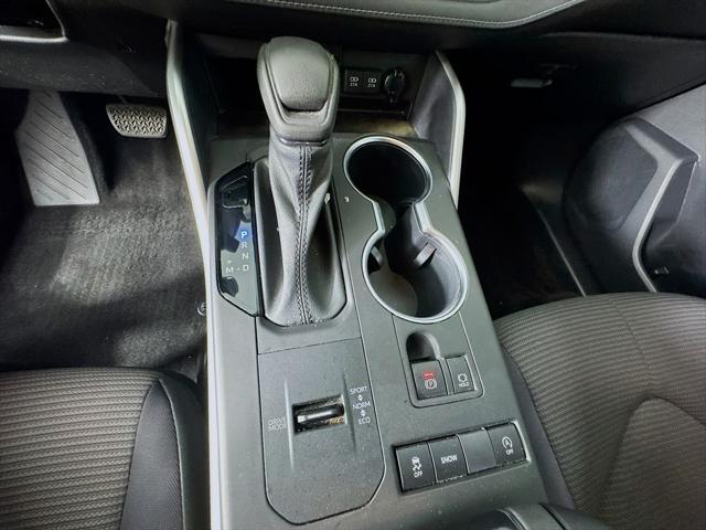 used 2021 Toyota Highlander car, priced at $22,900