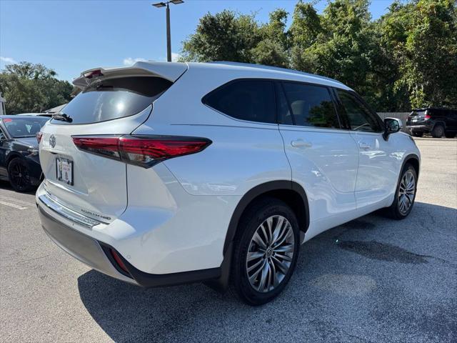 used 2021 Toyota Highlander car, priced at $42,500