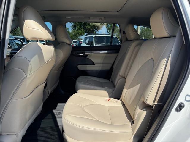 used 2021 Toyota Highlander car, priced at $42,500
